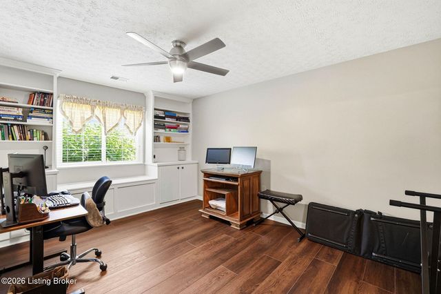 1209 Taxus Top Ln 104, Louisville, KY 40243