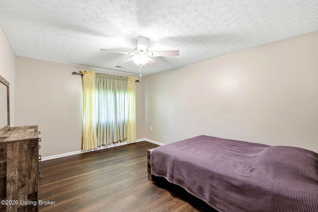 1209 Taxus Top Ln 104, Louisville, KY 40243
