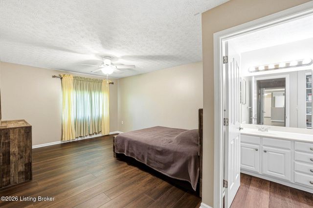 1209 Taxus Top Ln 104, Louisville, KY 40243
