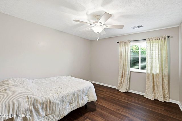 1209 Taxus Top Ln 104, Louisville, KY 40243