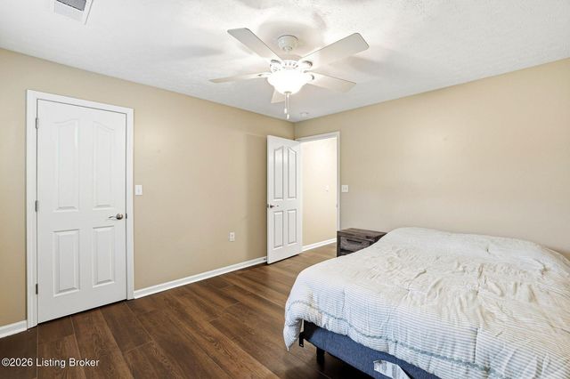 1209 Taxus Top Ln 104, Louisville, KY 40243