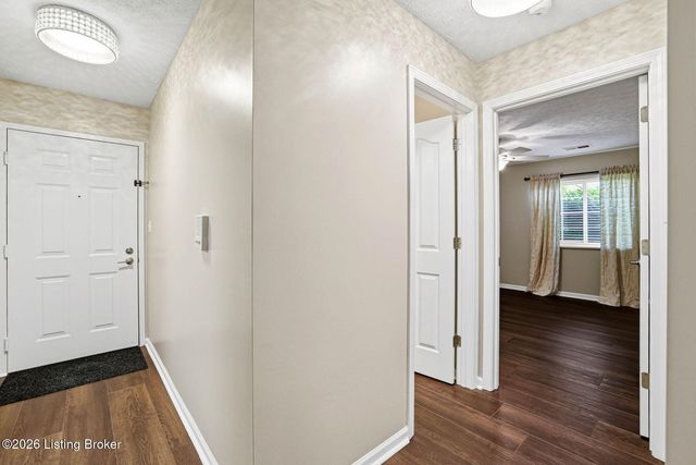 1209 Taxus Top Ln 104, Louisville, KY 40243