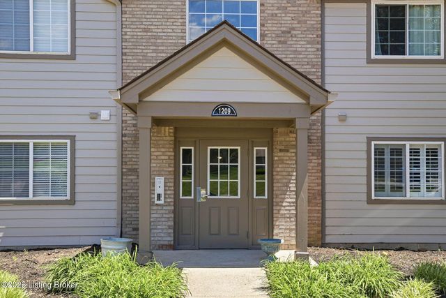1209 Taxus Top Ln 104, Louisville, KY 40243