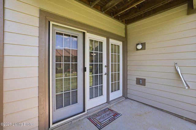 1209 Taxus Top Ln 104, Louisville, KY 40243