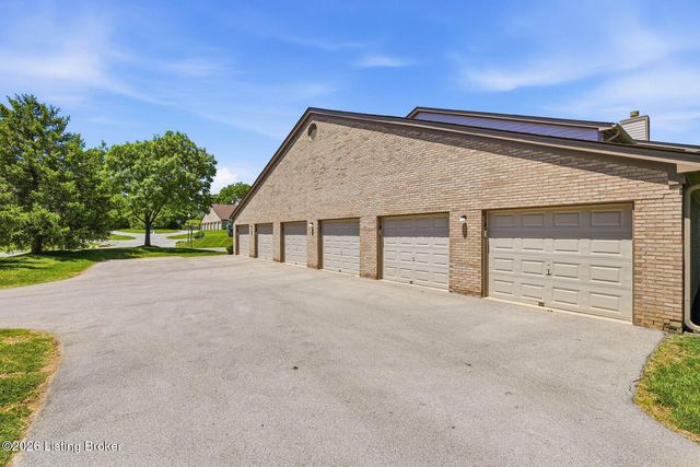 1209 Taxus Top Ln 104, Louisville, KY 40243