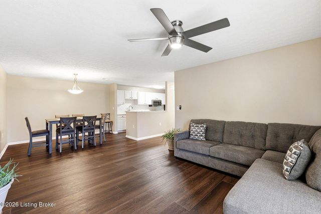 1209 Taxus Top Ln 104, Louisville, KY 40243
