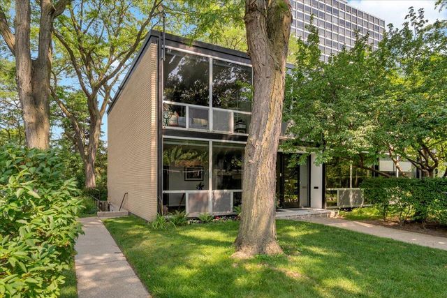 1333 Nicolet Place, Detroit, MI 48207