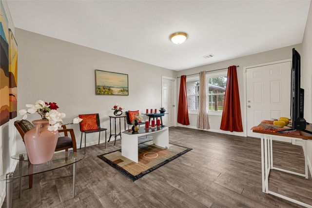 5714 Peacock Street, Houston, TX 77033