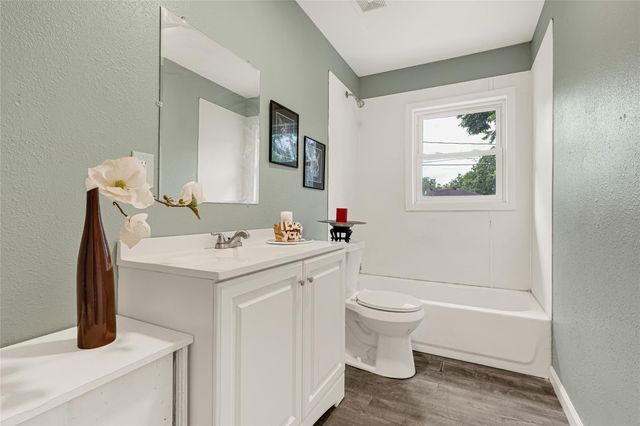 5714 Peacock Street, Houston, TX 77033