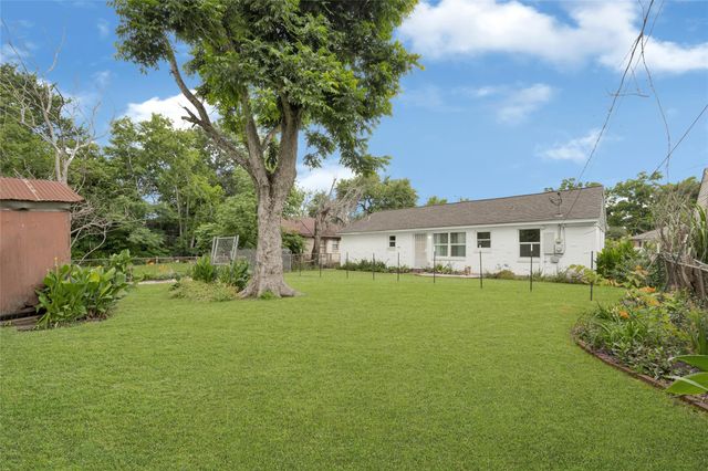 5714 Peacock Street, Houston, TX 77033
