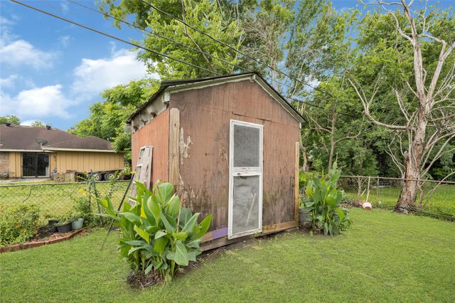 5714 Peacock Street, Houston, TX 77033