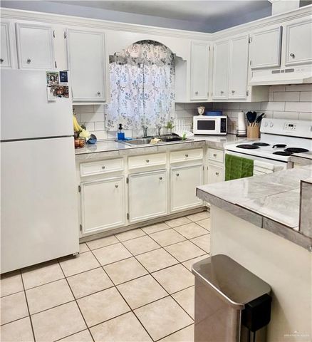 303 S Avasolo Street, Rio Grande City, TX 78582