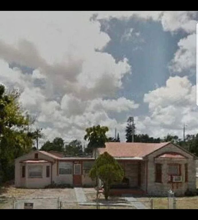2490 NW 91st Street A,b,c, Miami, FL 33147