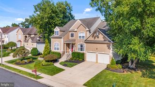 17 SARATOGA SPRINGS DR, Cinnaminson, NJ 08077
