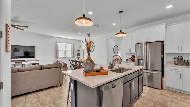 1725 HILL TOP DRIVE, Dundee, FL 33838