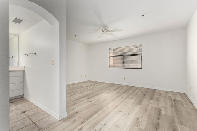 5104 N 32nd Street Unit 225, Phoenix, AZ 85018