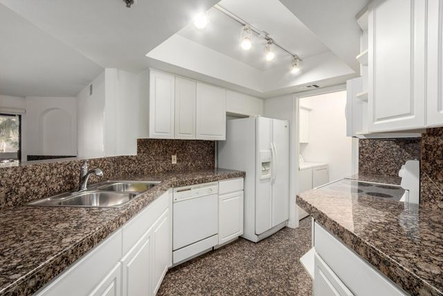 5104 N 32nd Street Unit 225, Phoenix, AZ 85018