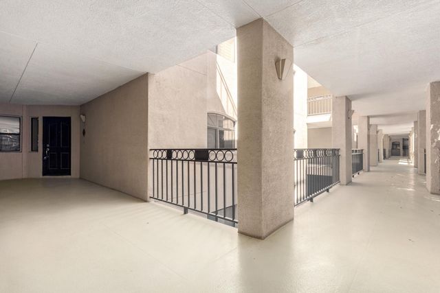 5104 N 32nd Street Unit 225, Phoenix, AZ 85018