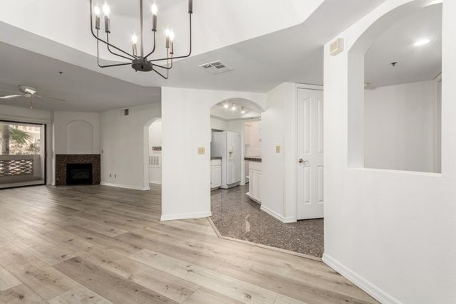 5104 N 32nd Street Unit 225, Phoenix, AZ 85018