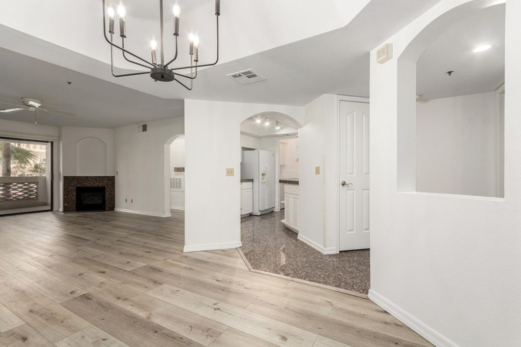 5104 N 32nd Street Unit 225, Phoenix, AZ 85018