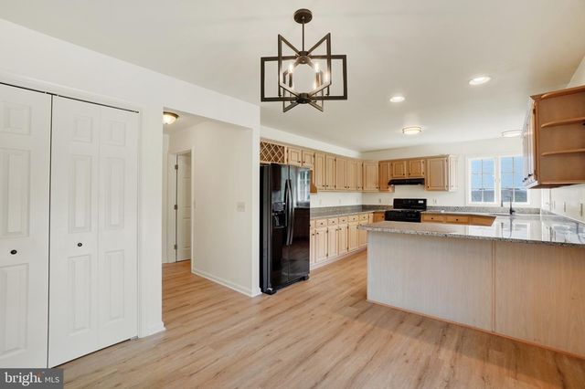 7 MATTHEWS CT, New Freedom, PA 17349