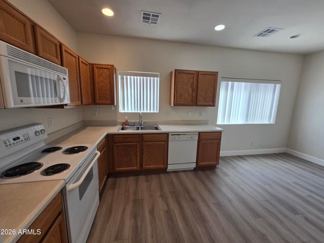 8940 W OLIVE Avenue 93, Peoria, AZ 85345