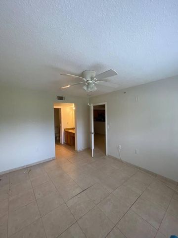 241 SW Palm Drive 106, Port St. Lucie, FL 34986