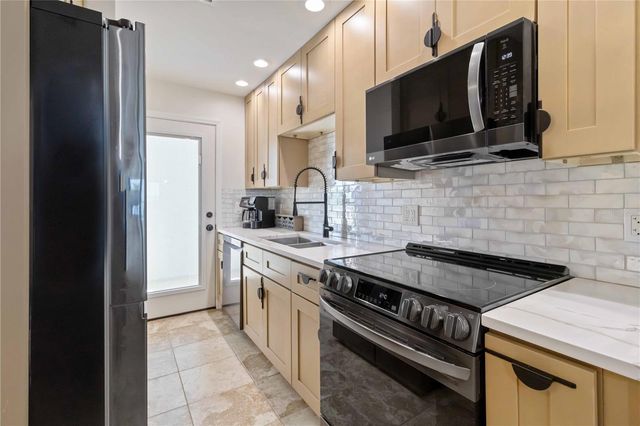 1500 PARK BEACH CIRCLE 2F, Punta Gorda, FL 33950