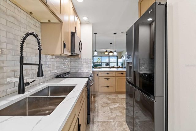 1500 PARK BEACH CIRCLE 2F, Punta Gorda, FL 33950