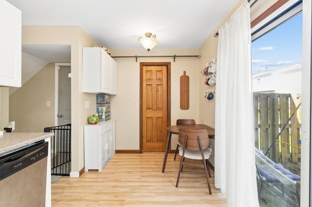 867 Pineway Drive, Columbus, OH 43085