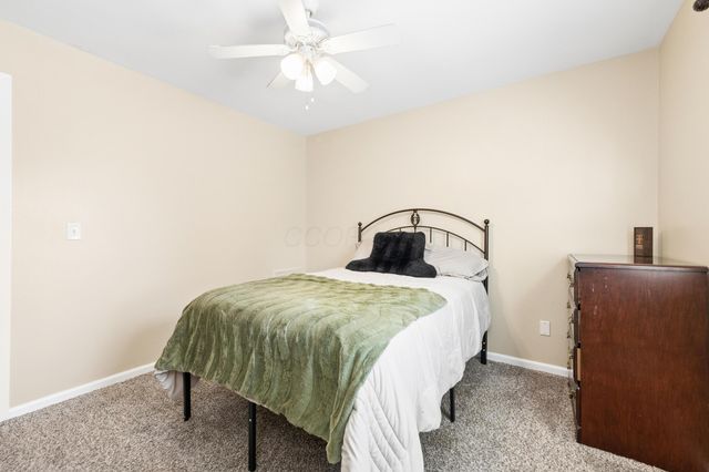 867 Pineway Drive, Columbus, OH 43085