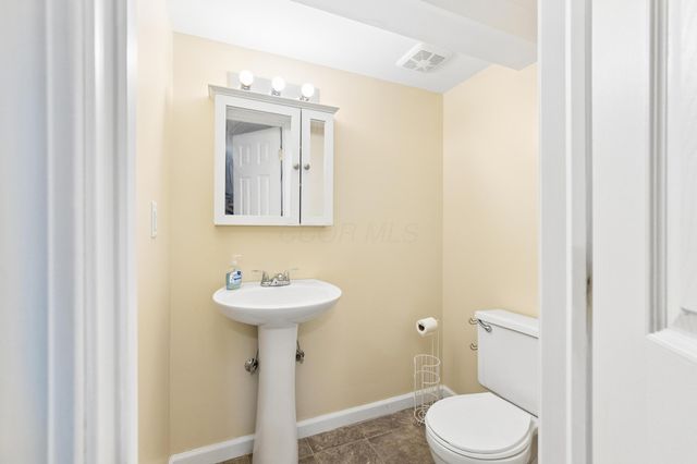 867 Pineway Drive, Columbus, OH 43085