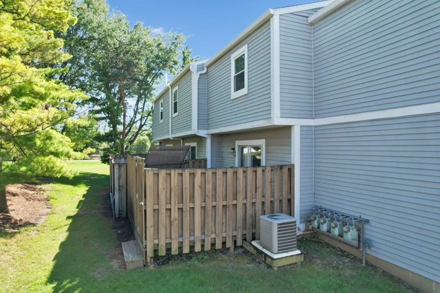 867 Pineway Drive, Columbus, OH 43085