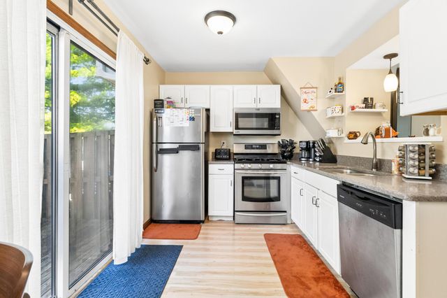 867 Pineway Drive, Columbus, OH 43085