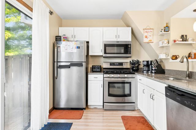 867 Pineway Drive, Columbus, OH 43085