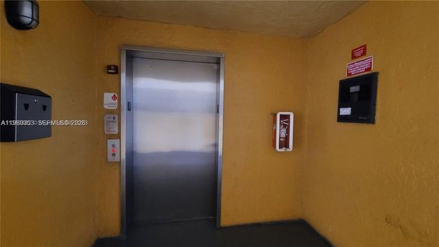 14951 SW 82nd Ln 17-504, Miami, FL 33193