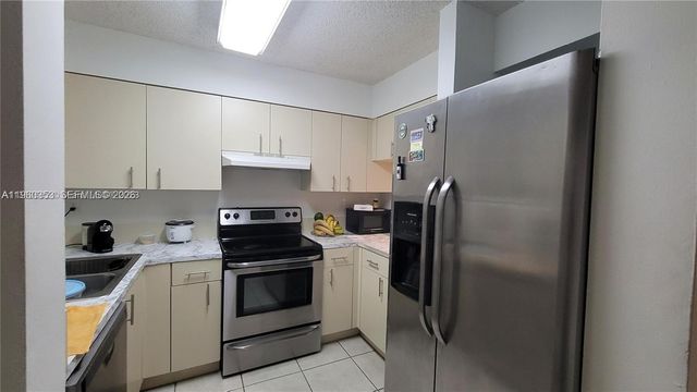 14951 SW 82nd Ln 17-504, Miami, FL 33193
