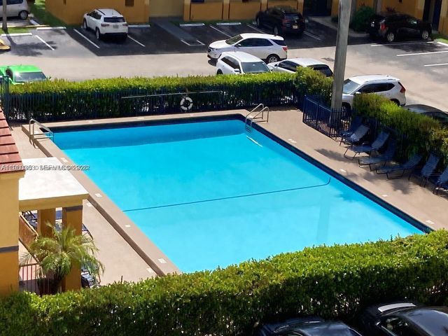 14951 SW 82nd Ln 17-504, Miami, FL 33193