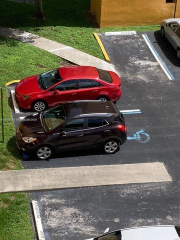 14951 SW 82nd Ln 17-504, Miami, FL 33193