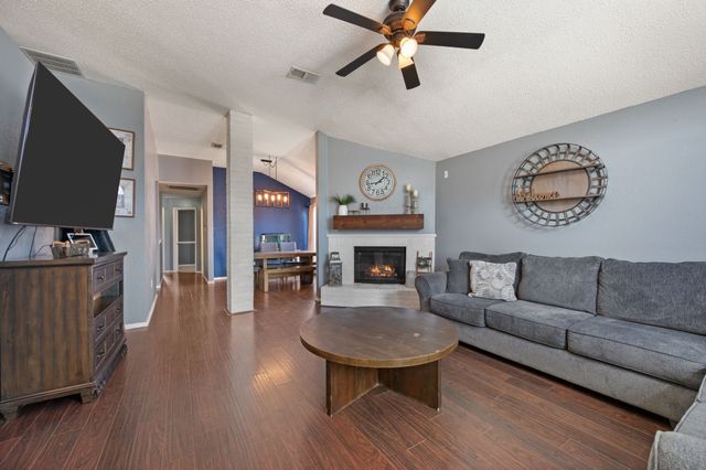5603 Alicante Drive, Arlington, TX 76017