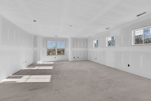 1717 Powell Rd, Clarksville, TN 37043