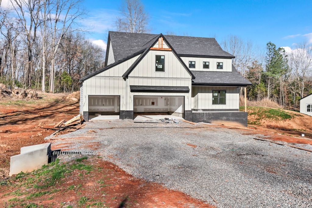 1717 Powell Rd, Clarksville, TN 37043