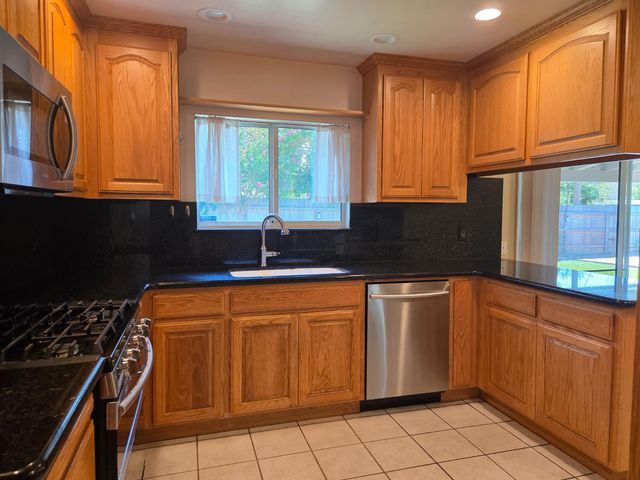 4412 Otis Ct, Carmichael, CA 95608