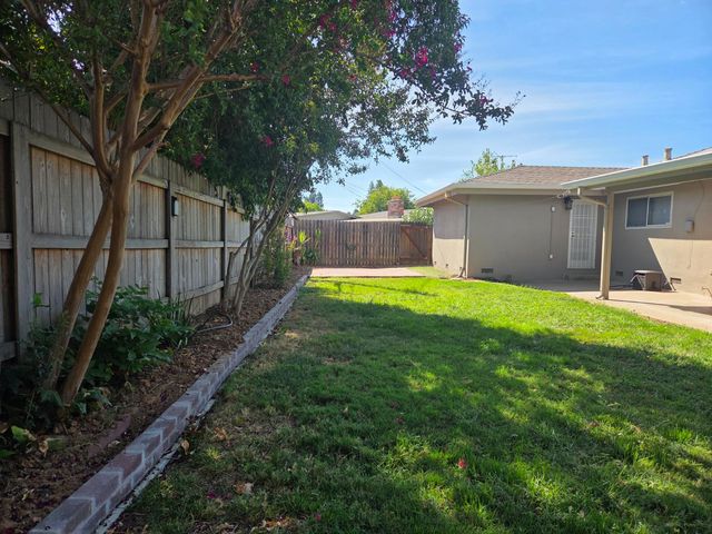4412 Otis Ct, Carmichael, CA 95608