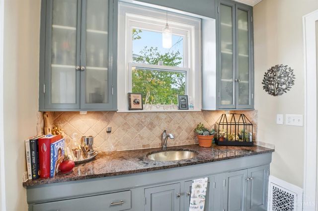 3966 Rose Hill Avenue, Cincinnati, OH 45229
