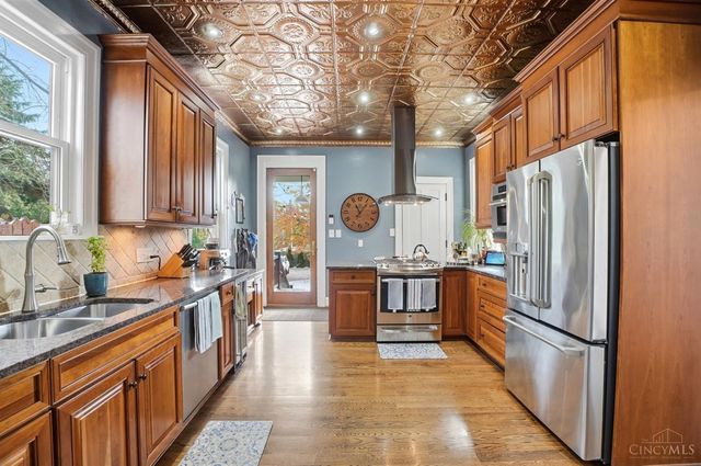 3966 Rose Hill Avenue, Cincinnati, OH 45229