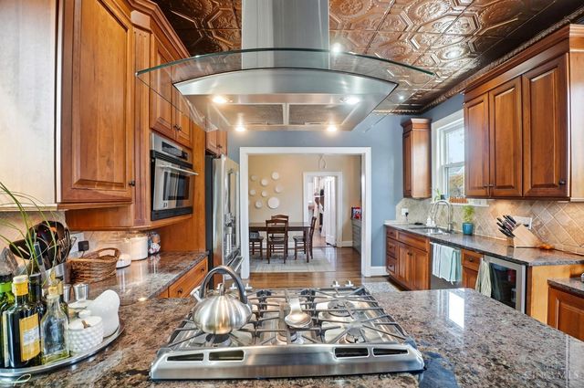 3966 Rose Hill Avenue, Cincinnati, OH 45229