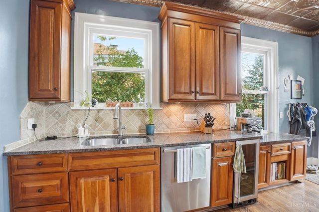 3966 Rose Hill Avenue, Cincinnati, OH 45229