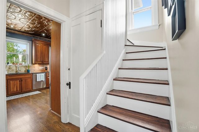 3966 Rose Hill Avenue, Cincinnati, OH 45229