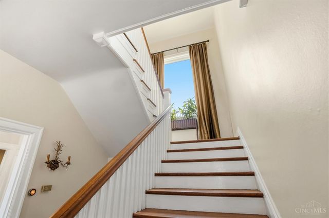 3966 Rose Hill Avenue, Cincinnati, OH 45229